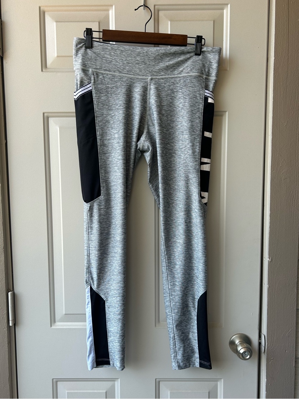 Victoria’s Secret Pink Active Leggings LRG